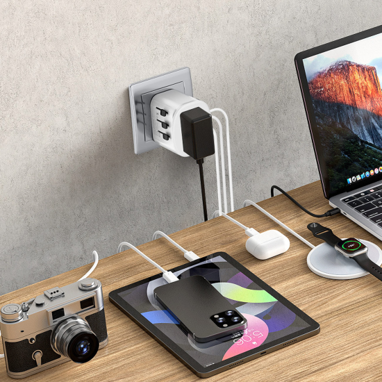 Fontastic Welt-Adapter &bdquo;Terra&ldquo; US/UK/AUS/CN/EURO 10A Fuse, 250V/2300W, USB-A+C, Schukostecker ws